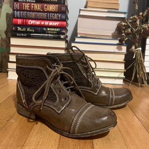 Brown ankle boots 🍁🍂